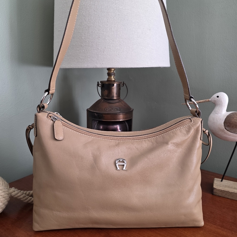 Etienne Aigner Tan Leather Hobo Shoulder Bag Y2K